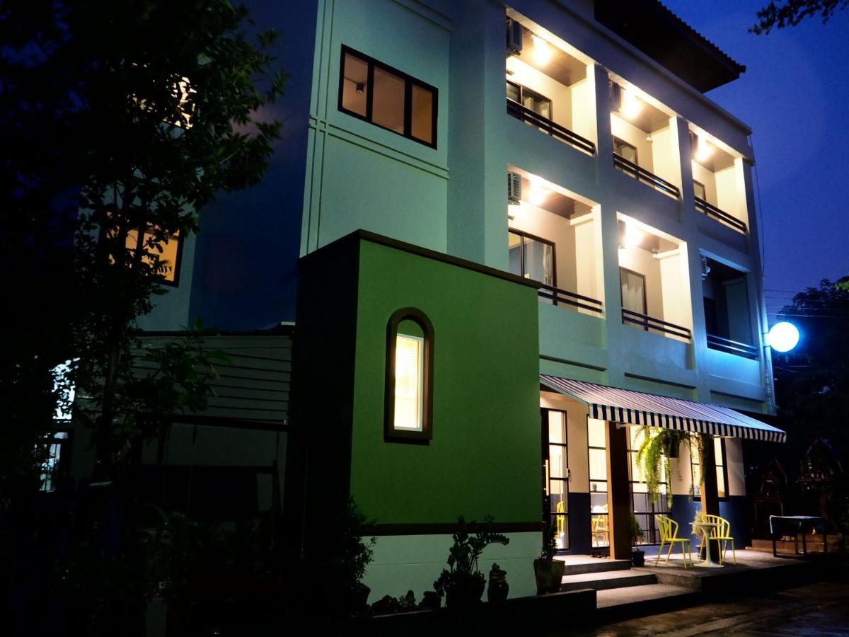 Yam Yen Hostel Bangkok Exterior photo