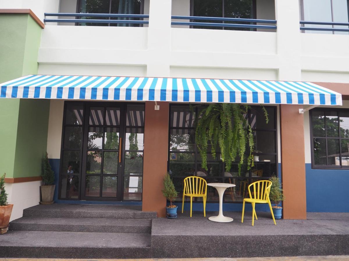 Yam Yen Hostel Bangkok Exterior photo